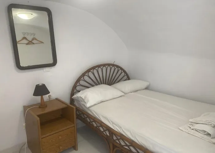 Marcos Rooms